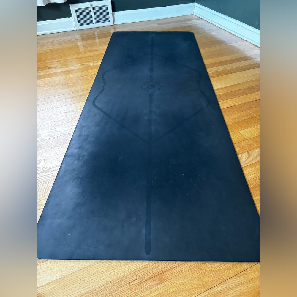 Black Liforme yoga mat WITH bag